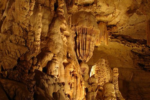 03-AreaGuide-Natural-Bridge-Caverns